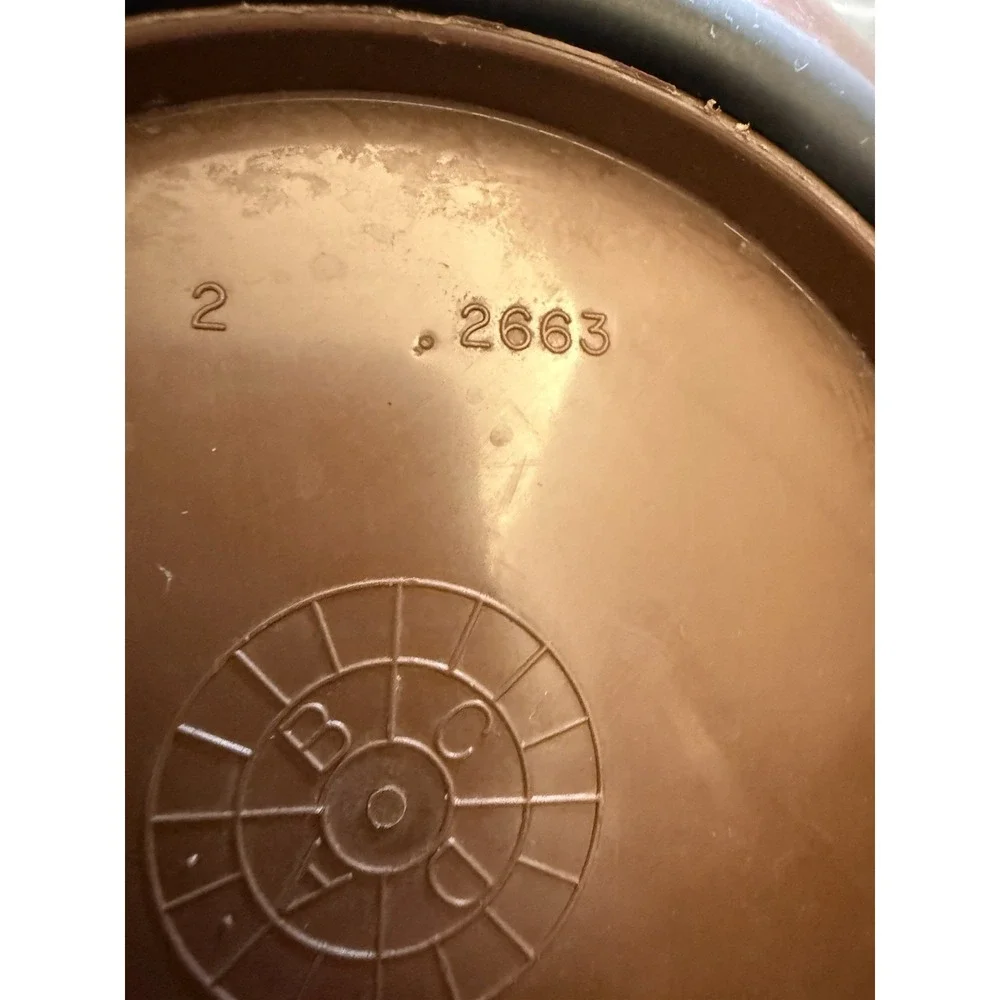 Vintage Rubbermaid 3 Qt 12 Cup Batter Bowl Grip N Mix Measuring 2663 Brown